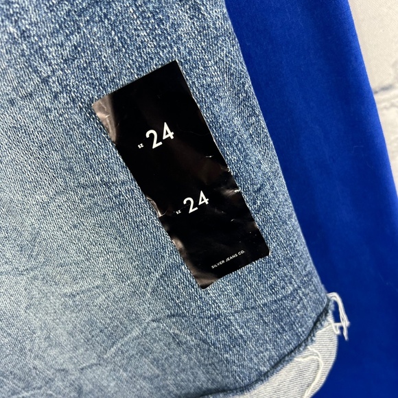 •NWT🤩|•SILVER JEANS•| Sure Thing Long Short Universal Fit High Rise Waist Short - Picture 10 of 12